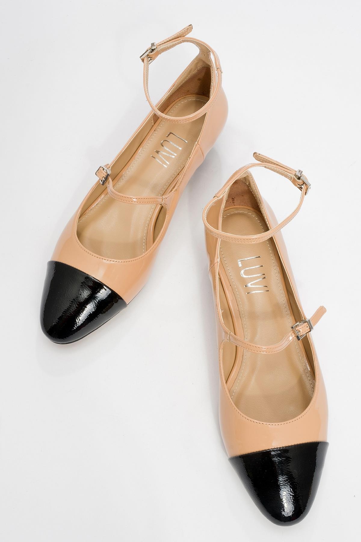 Uster - Taupe-Black Patent Low Block Heel Shoe – detail view showing leather, black, SimmiUnique