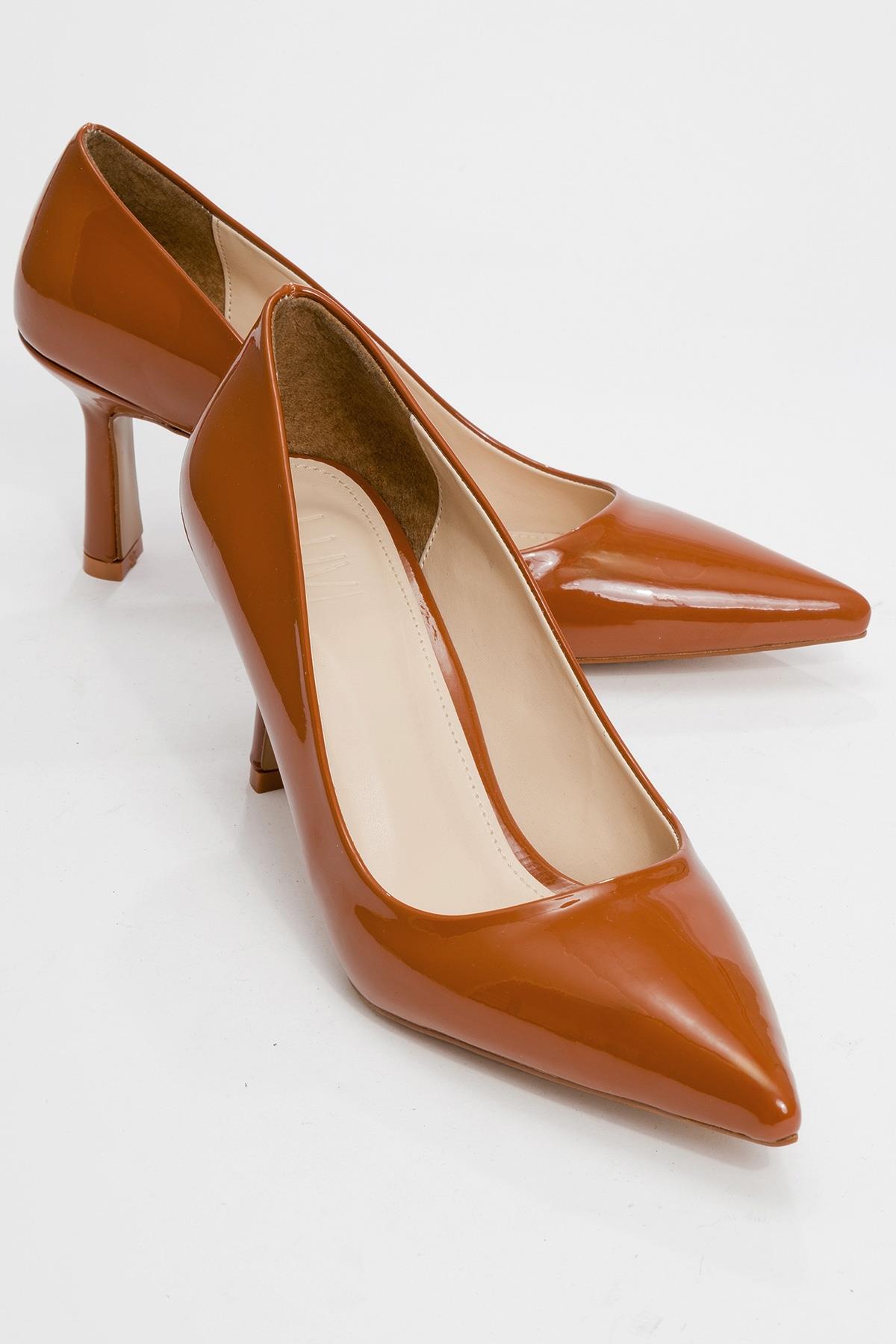 Calse - Cognac Patent Heeled Shoe – front three-quarter view showing leather, SimmiUnique