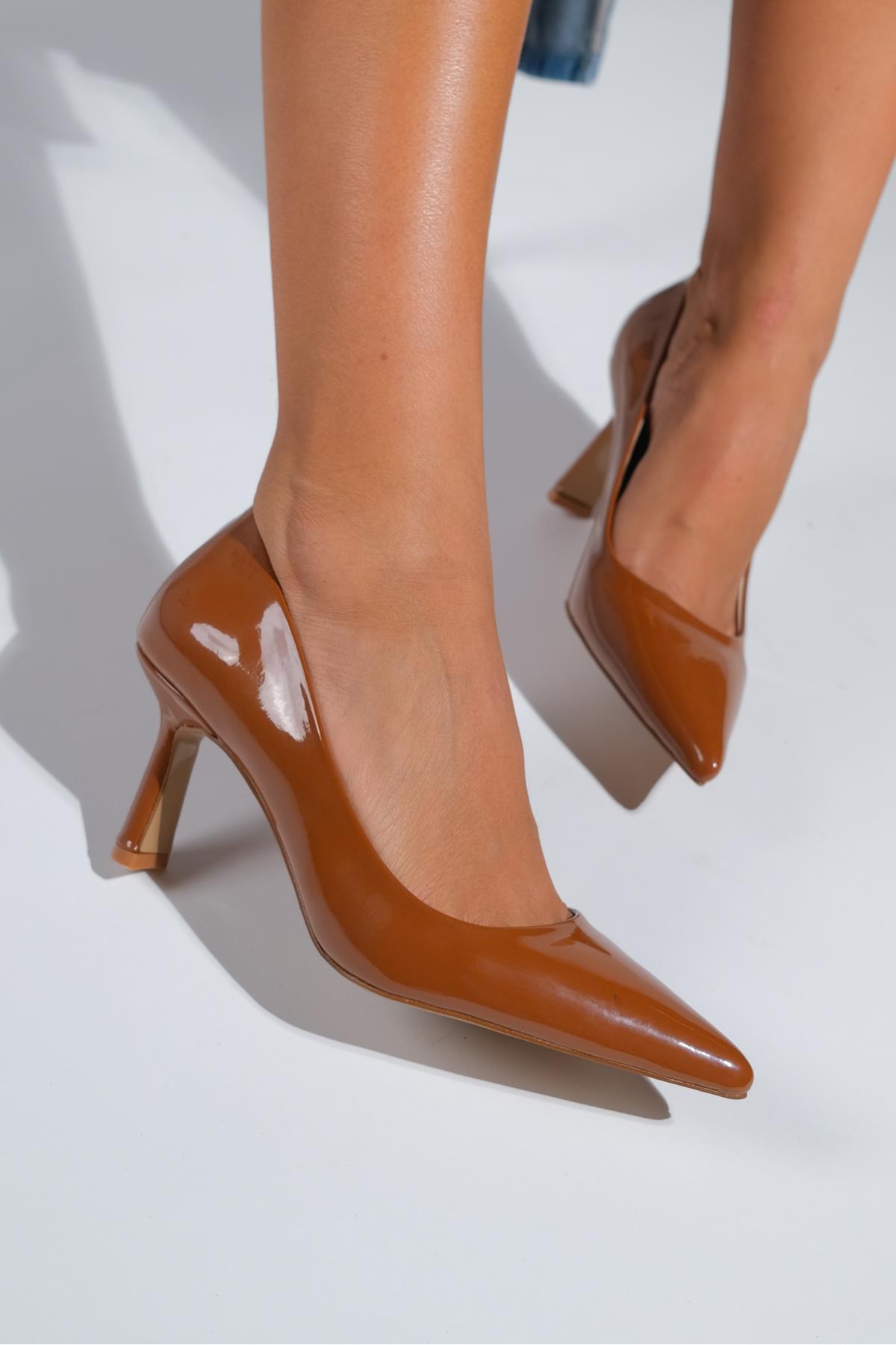 Calse - Cognac Patent Heeled Shoe – back view showing leather, SimmiUnique