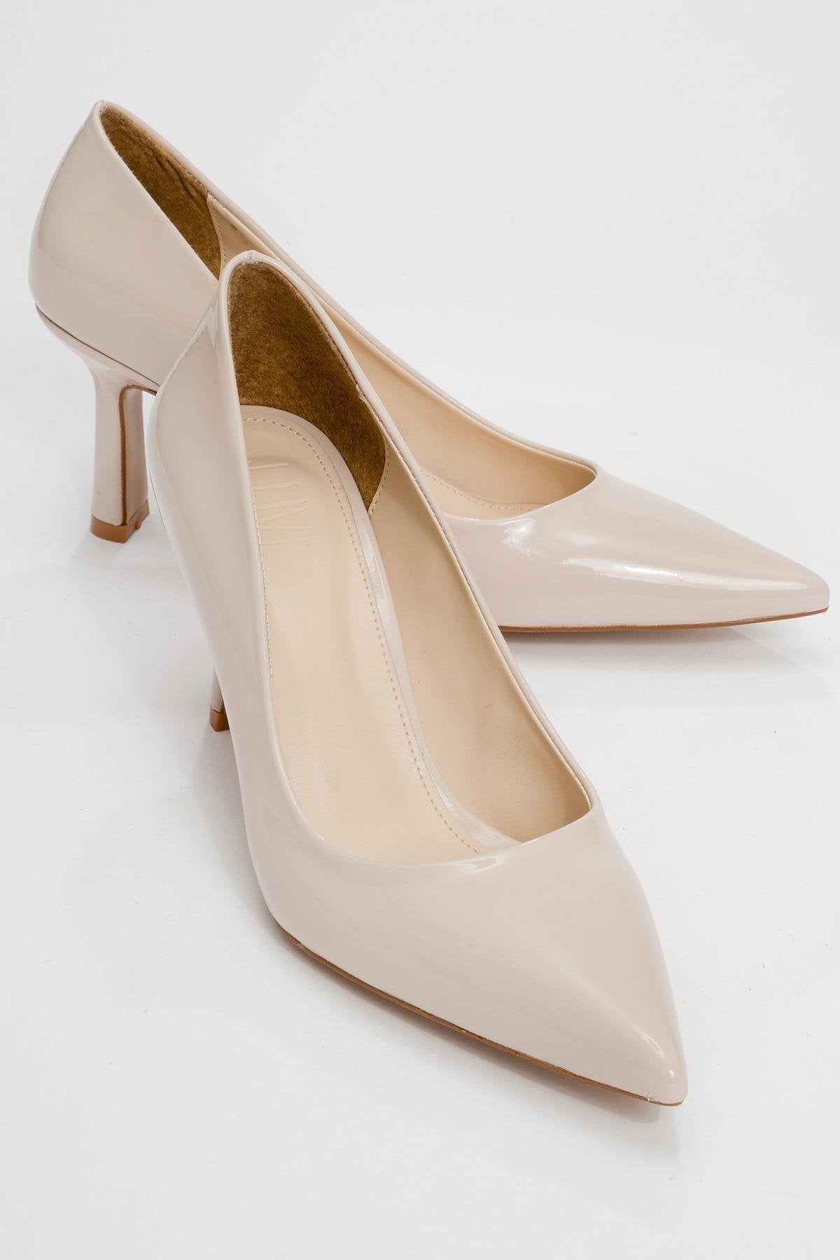 Calse - Beige Heeled Shoe – front three-quarter view showing leather, SimmiUnique