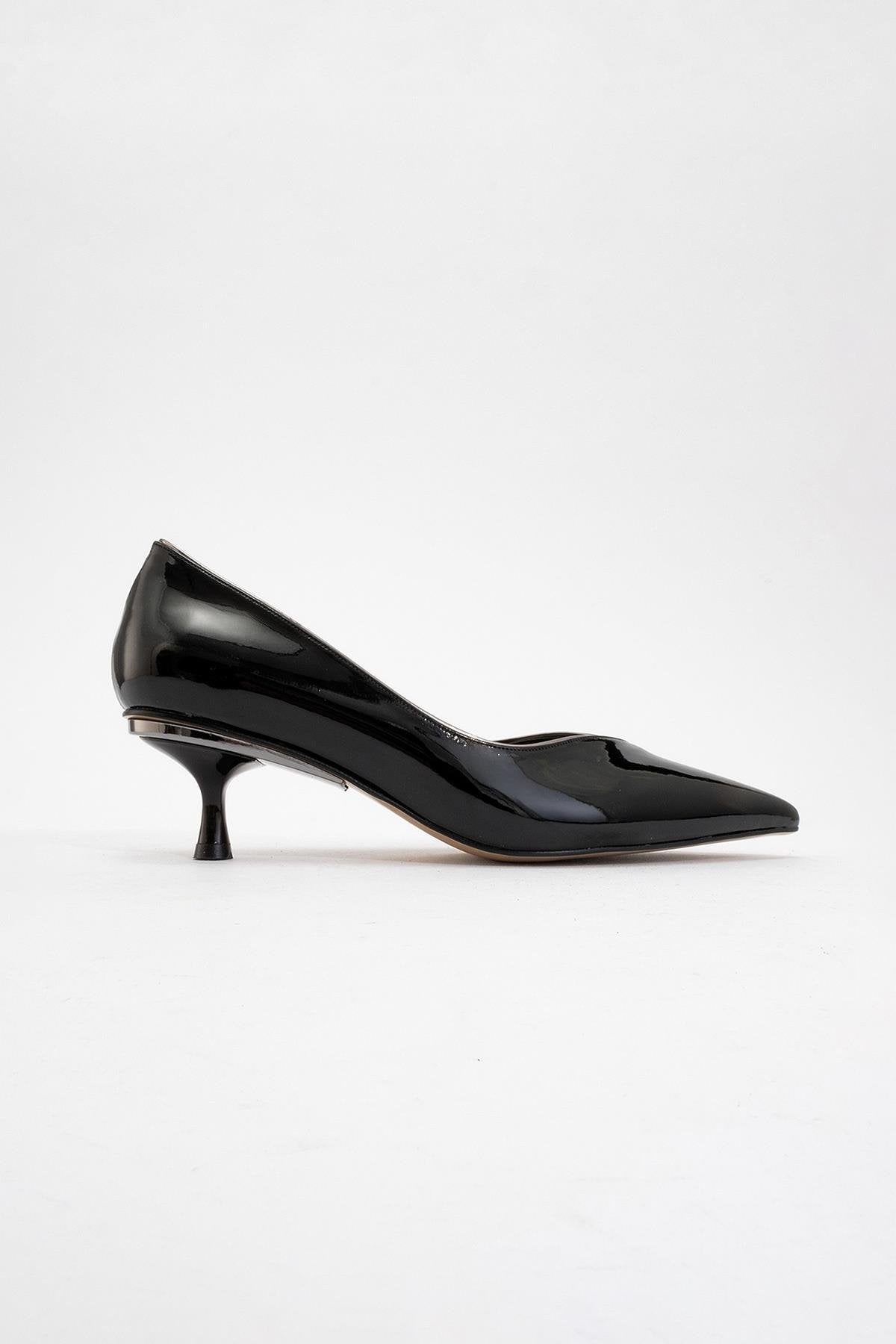 Eupho - Black Patent Platinum Low-Heel Shoe – heel view showing leather, metallic, black, SimmiUnique