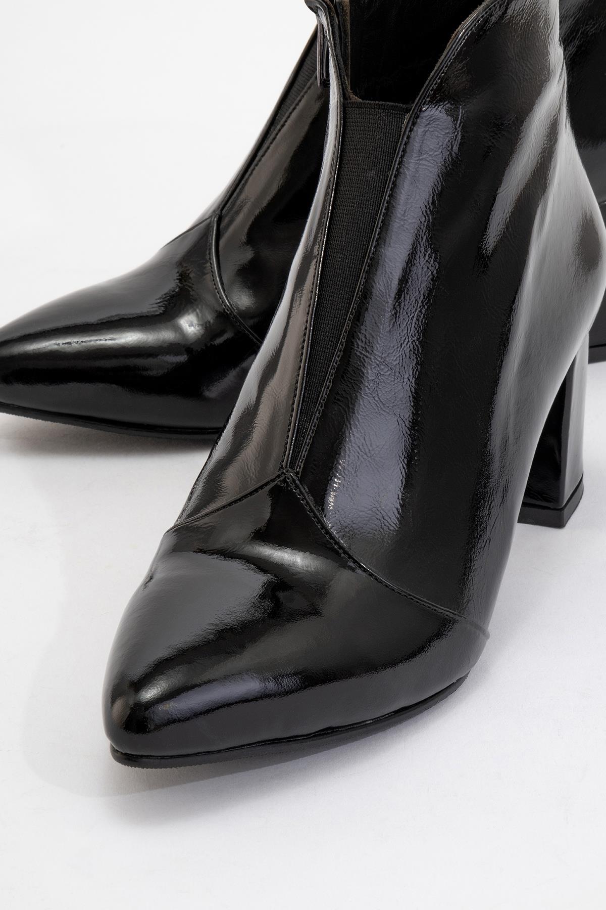 Finda Black Patent Leather Block‑Heel Boot – detail view showing leather, black, SimmiUnique