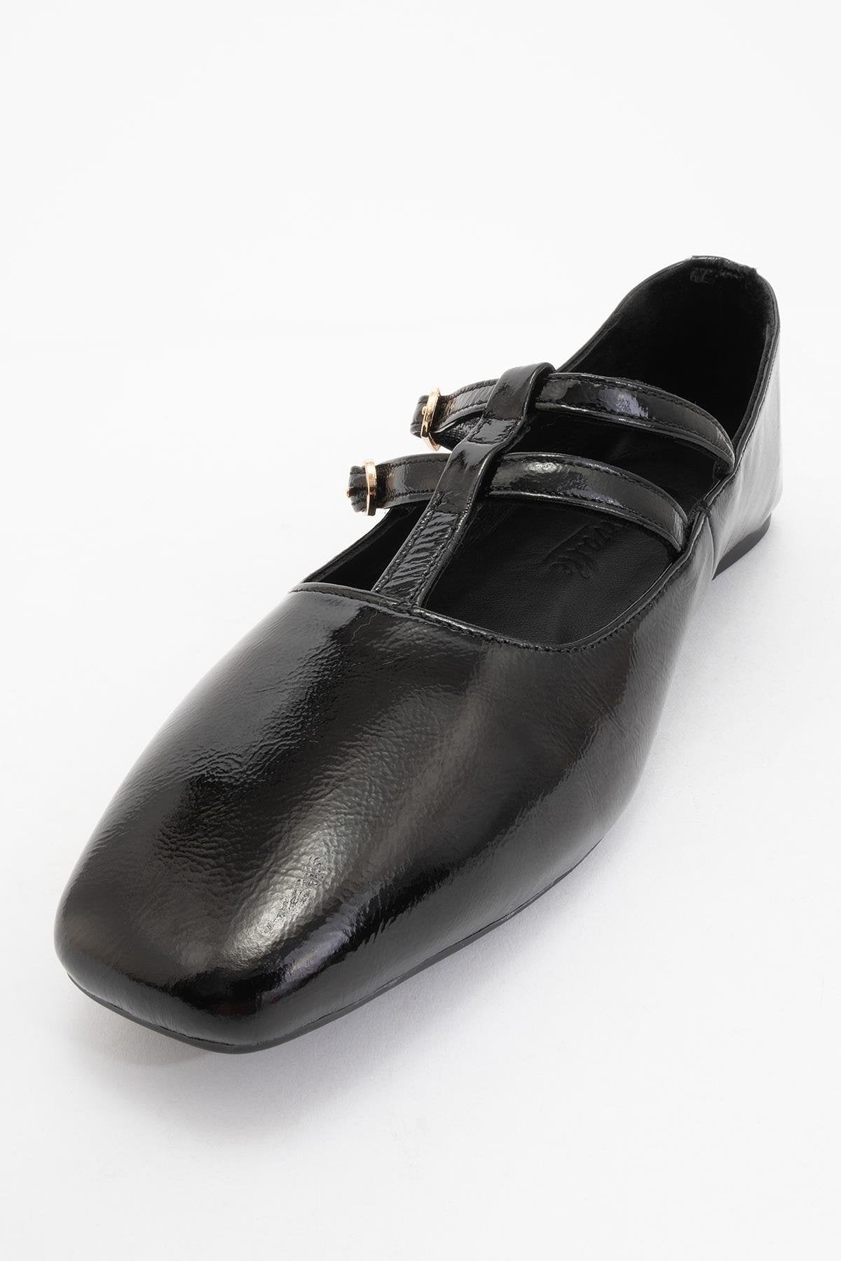 Starling - Black Patent Leather Mary Jane Flats – detail view showing leather, black, red, SimmiUnique