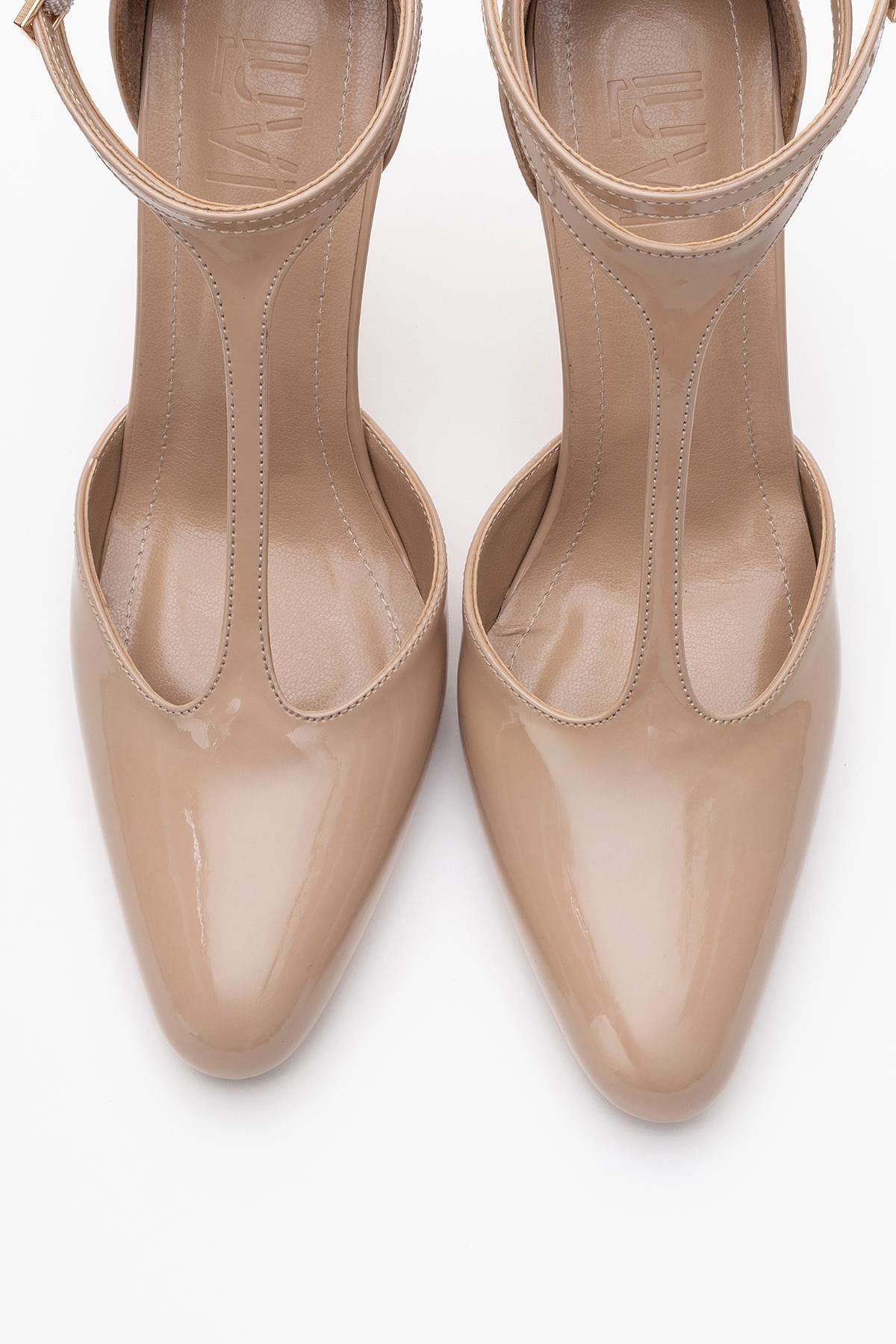 Jon - Beige Patent Stiletto Heel Shoe – side view showing leather, SimmiUnique