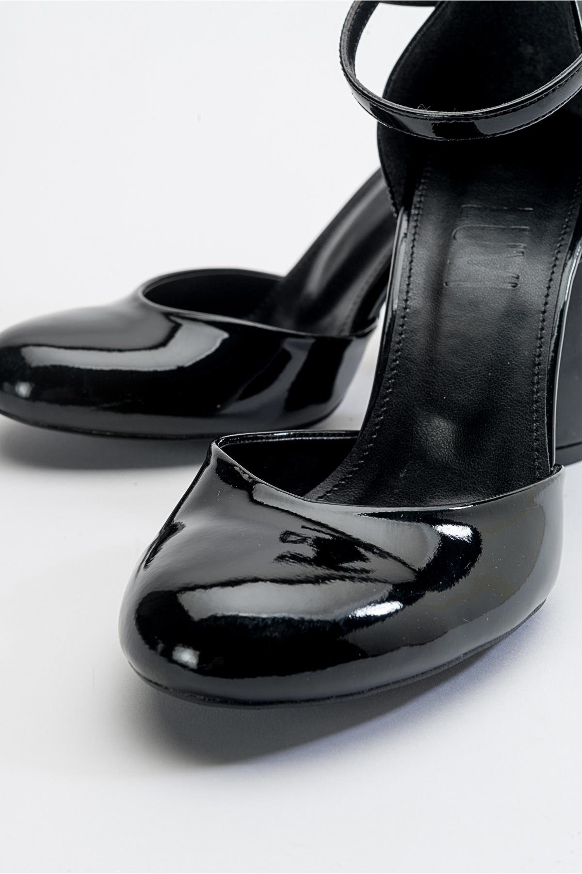 Oslo - Black Heeled Shoe – side view showing leather, black, SimmiUnique