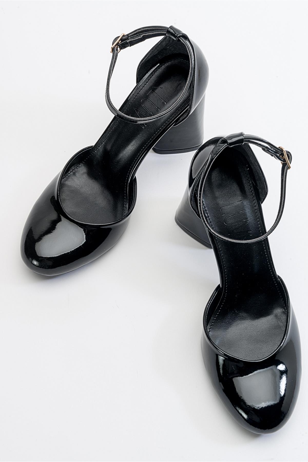 Oslo - Black Heeled Shoe – heel view showing leather, black, SimmiUnique