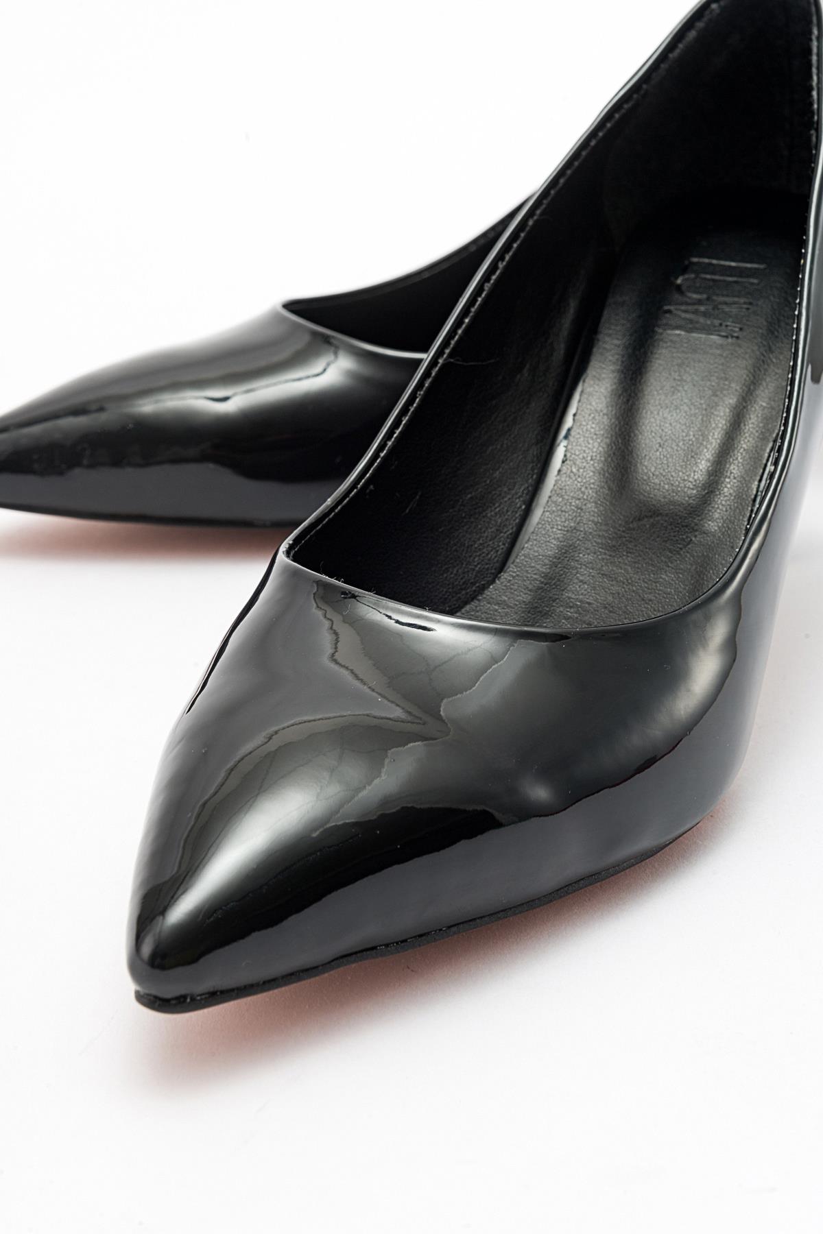 Pedra - Black Heeled Shoe – detail view showing leather, black, SimmiUnique