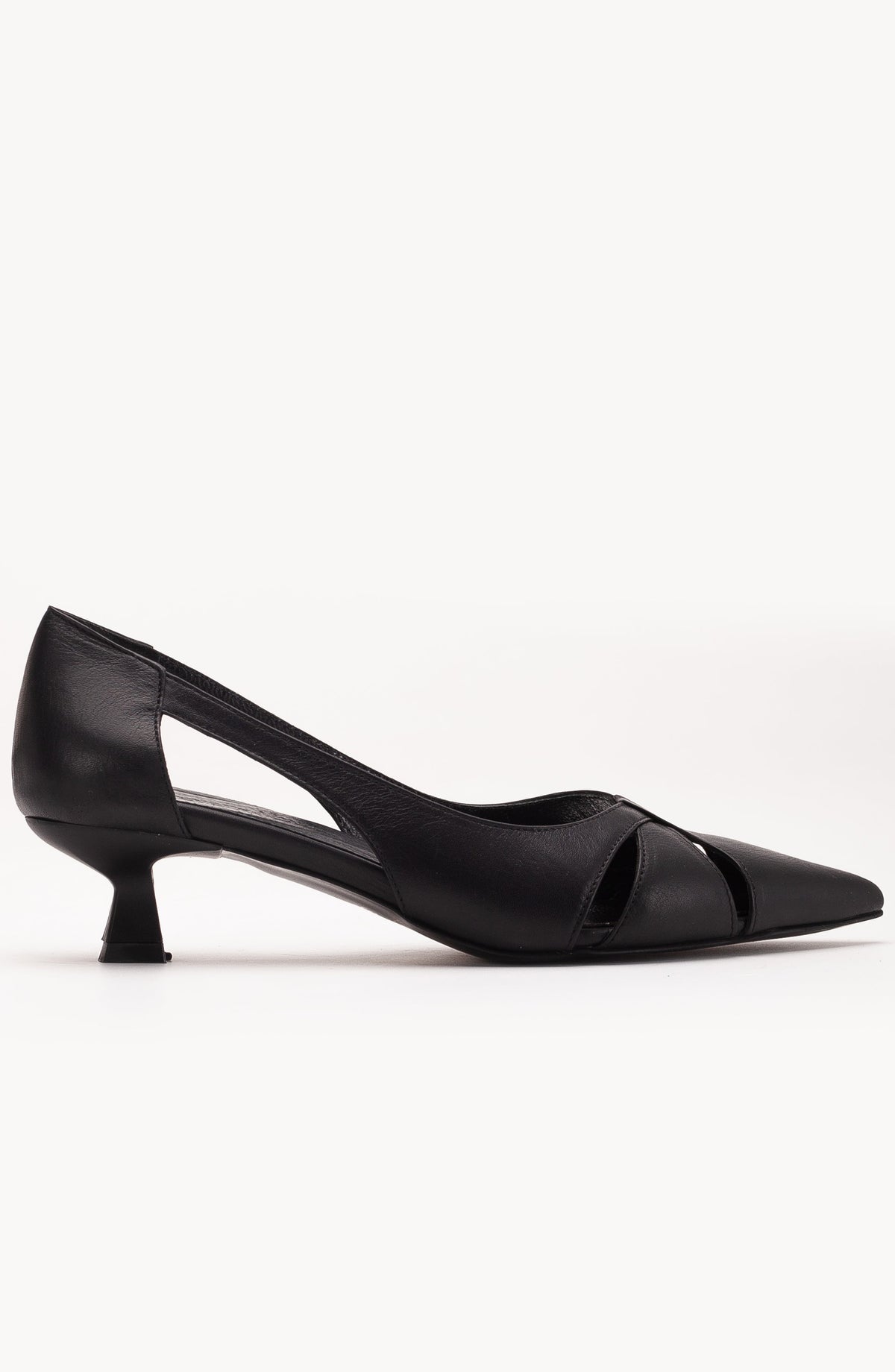 Sidal - Black Leather Pumps – detail view showing leather, black, SimmiUnique