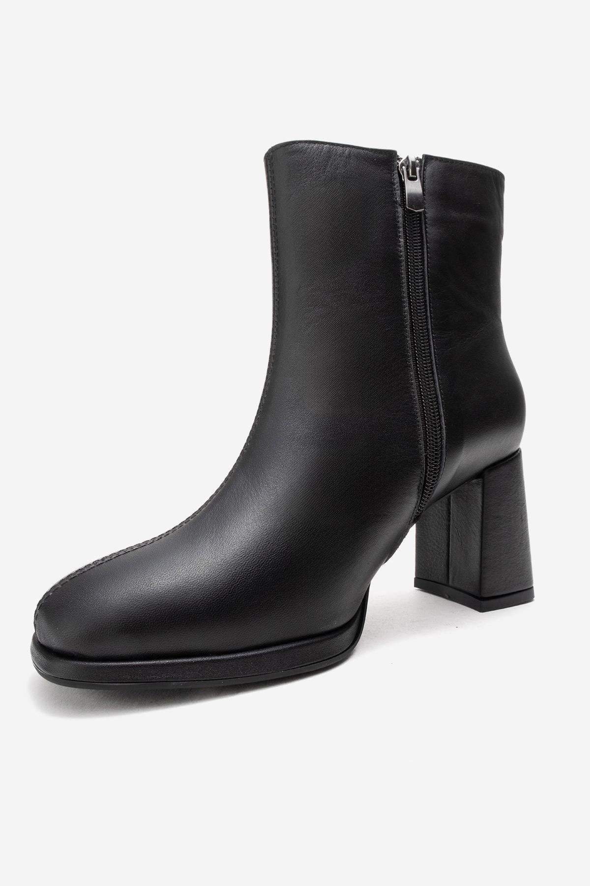 Napoli - Black Genuine Leather Block Heel Ankle Boot – heel view showing leather, black, SimmiUnique