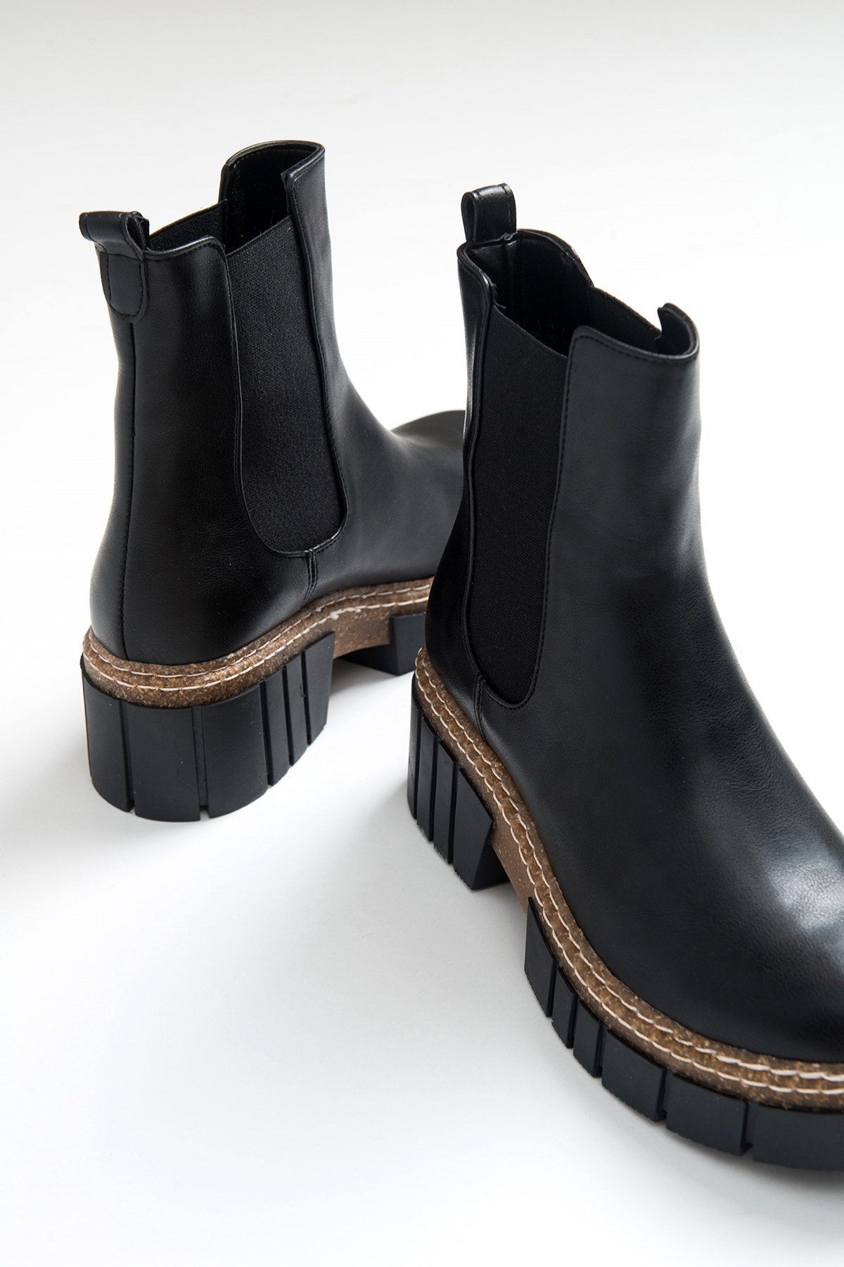 Luz Black Cilt Block Heel Boot – detail view showing leather, black, red, SimmiUnique