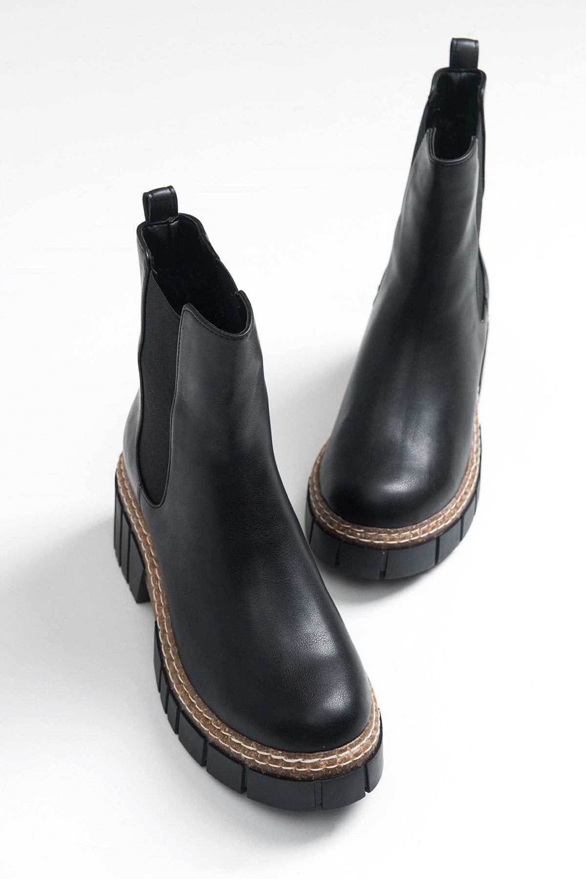 Luz Black Cilt Block Heel Boot – top view showing leather, black, red, SimmiUnique