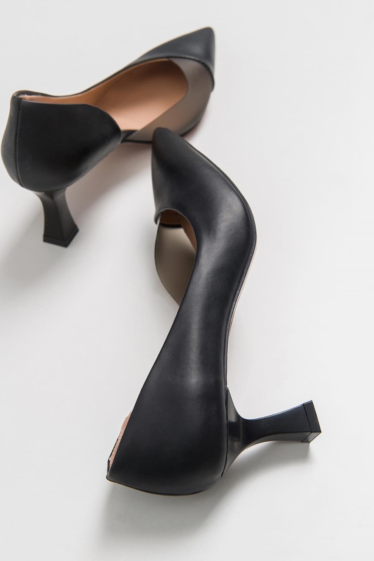 Vera Black Pointed Toe Pump – detail view showing leather, black, SimmiUnique