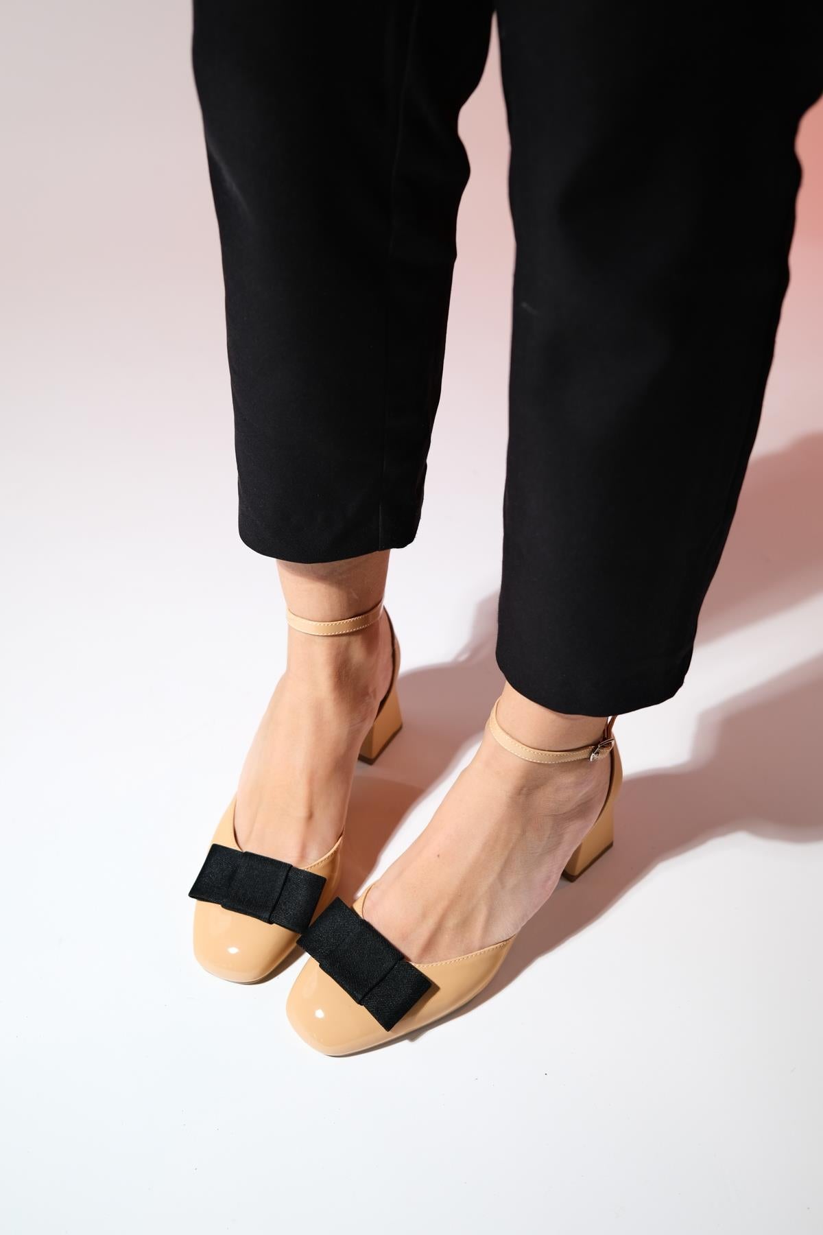 Brit - Taupe Patent Bow Block Heel Pump – top view showing bow, leather, SimmiUnique