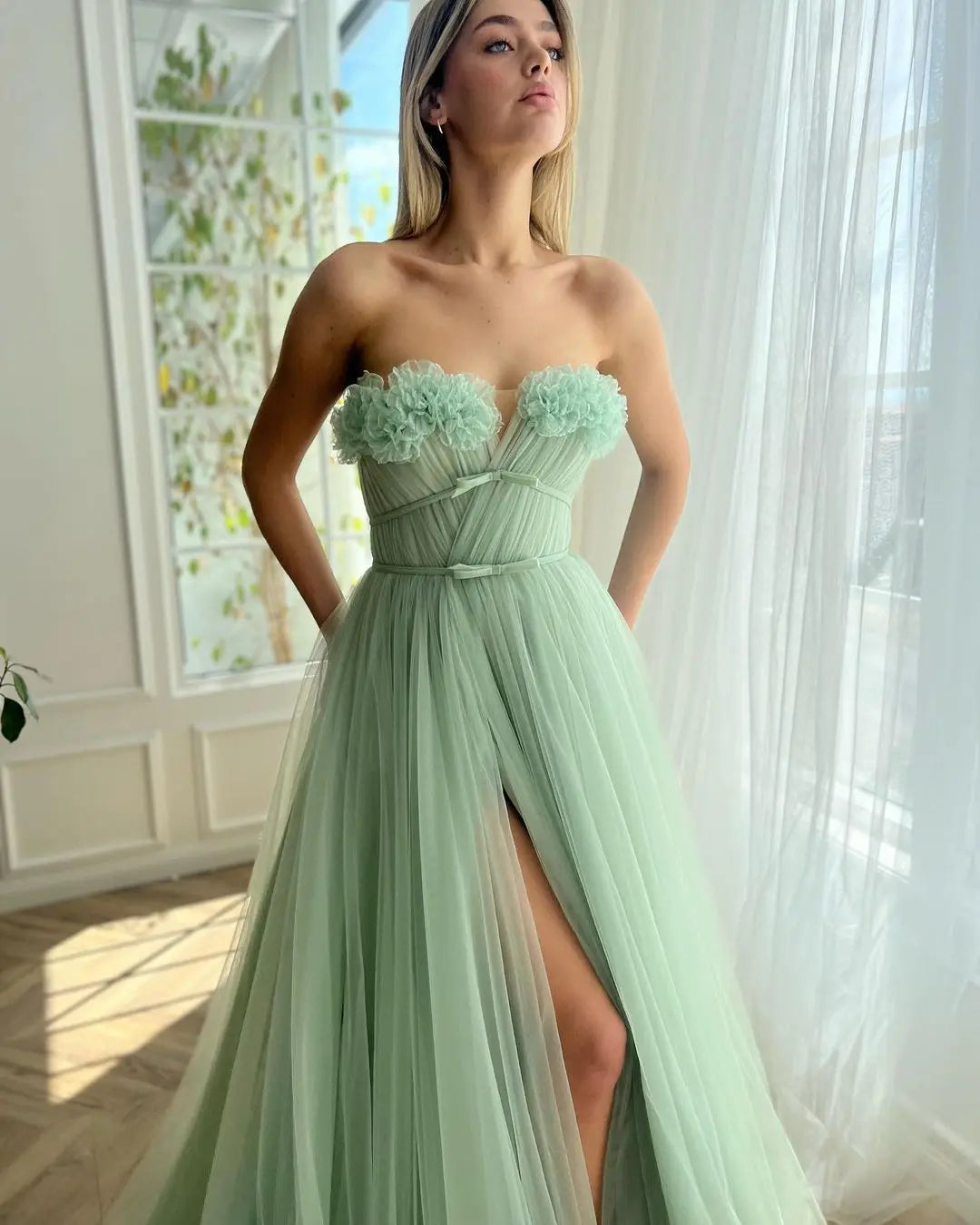Aria Satin new season – close-up