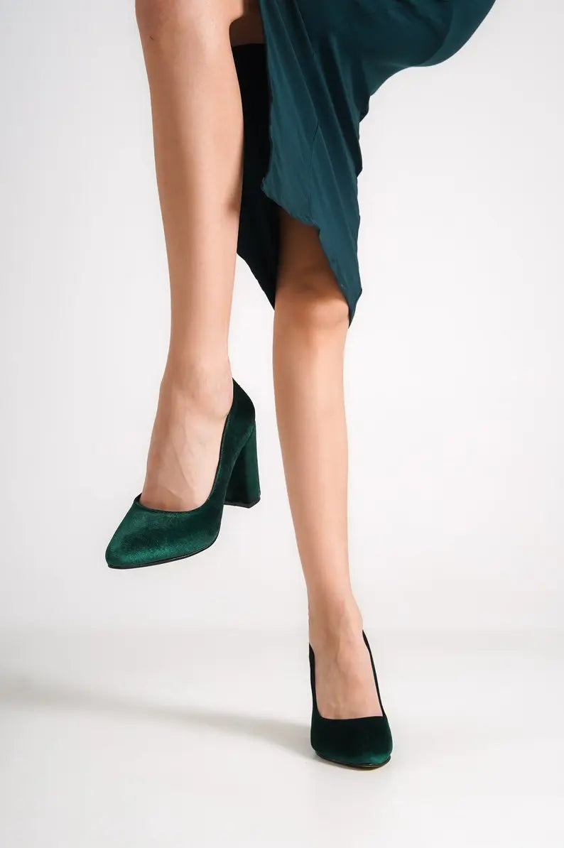Handmade Classic Velvet Women Wedding (Green) – styled look