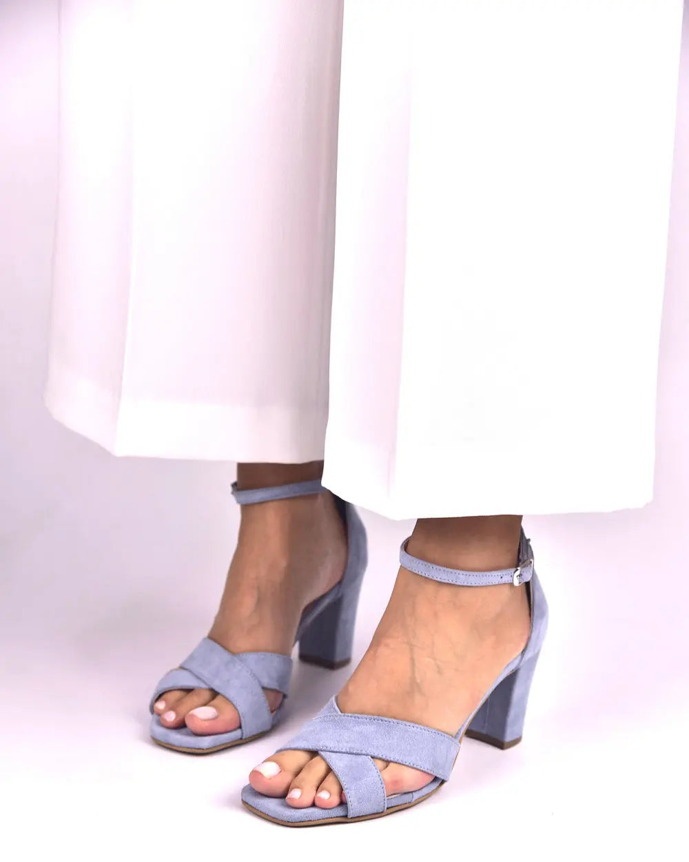 Block Heel Shoes MiNa Blue – styled look