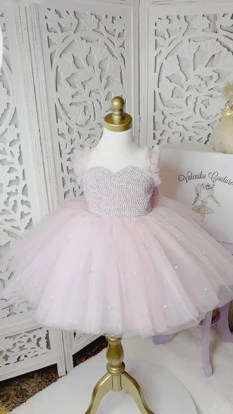 Nicolette dress – close-up