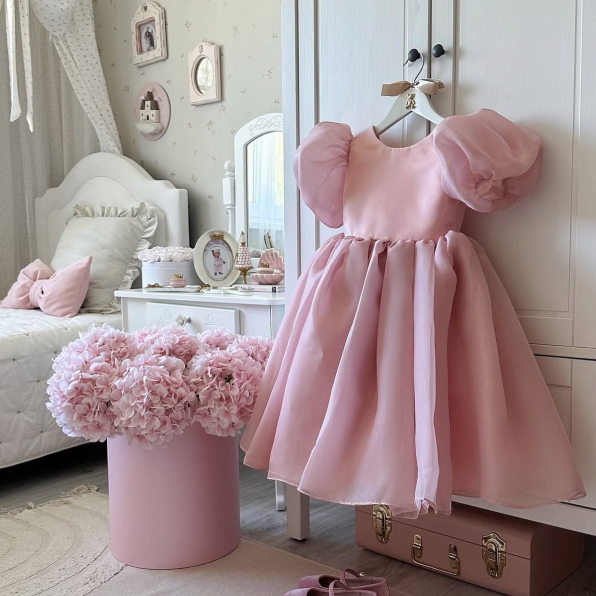 Girl Butterfly Pink Dress (Girl) – detail shot