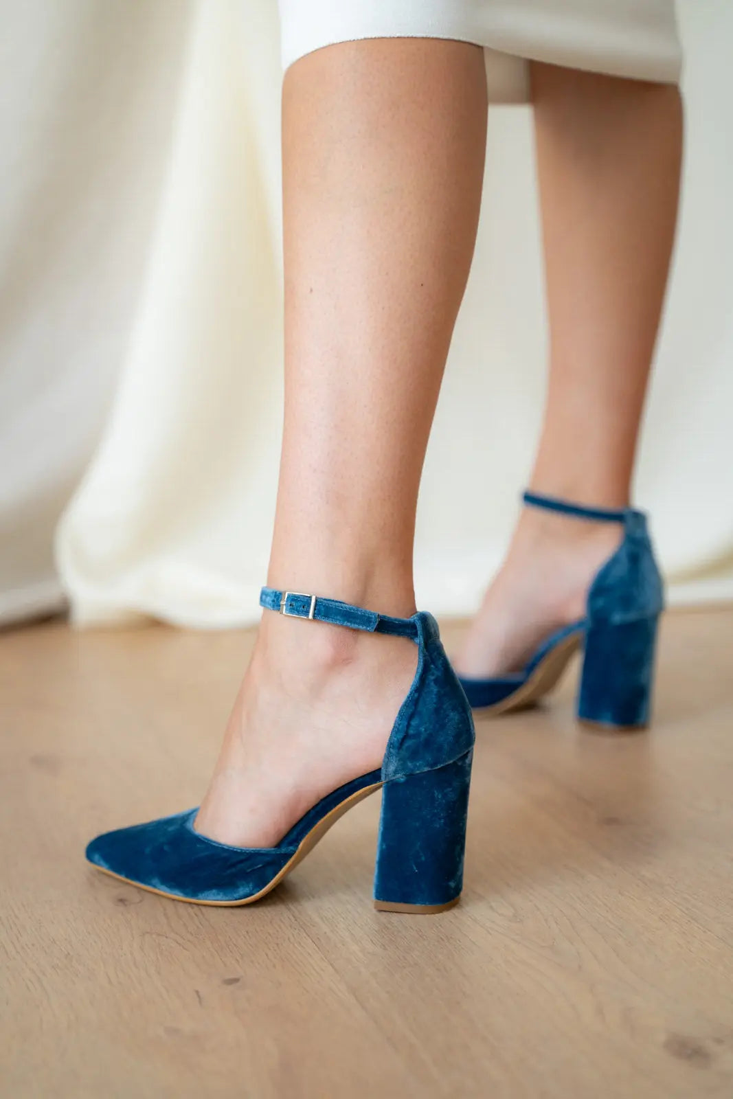 Zapatos De Novia Con Lazada (Blue) – close-up