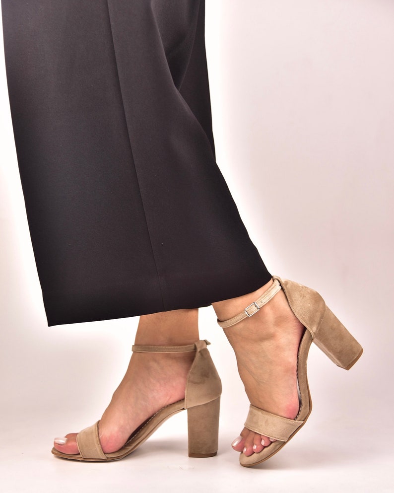 Block Heel Shoes Veloudenia – close-up