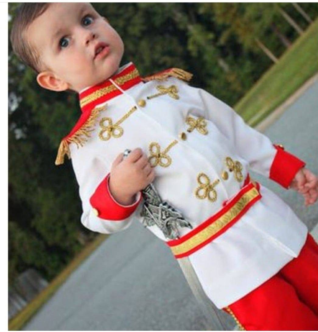 Personalized Baby Boy Prince Costume: Birthday Outfit – close-up