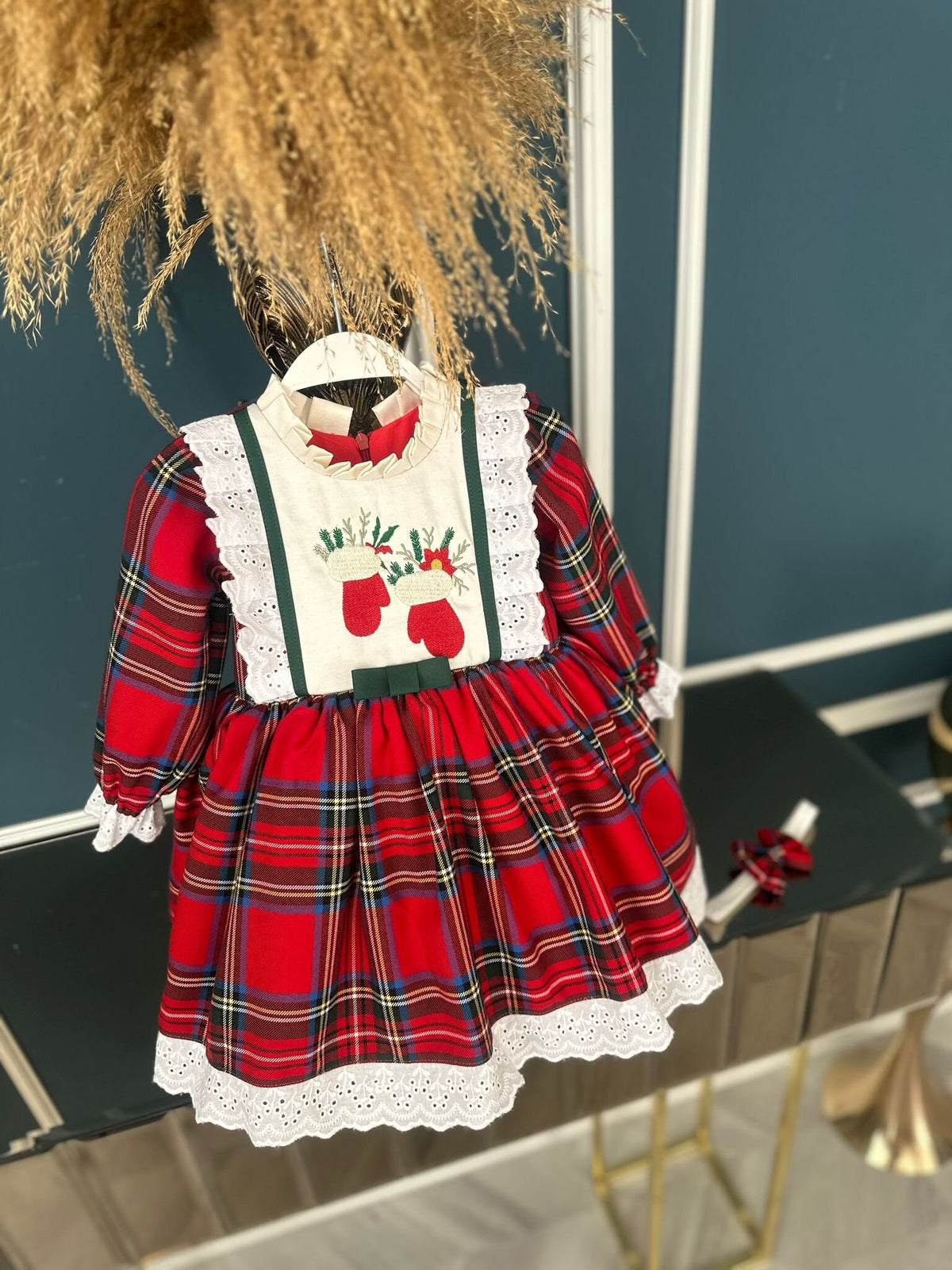 Handmade Plaid First Birthday Dress: Special Occasion Baby Tutu – close-up