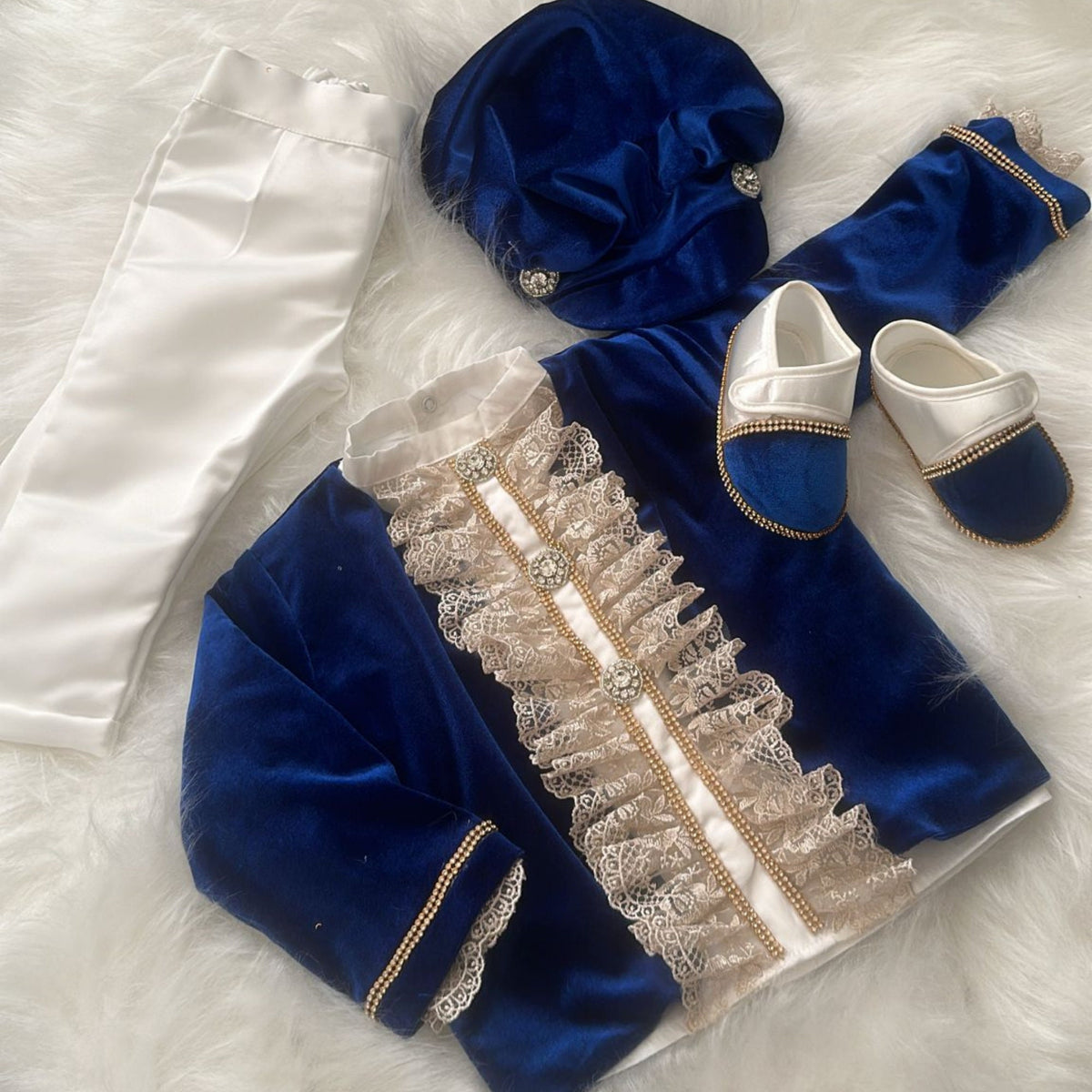 Prince Charming Costume: Royal Blue Velvet Baby Suit – close-up