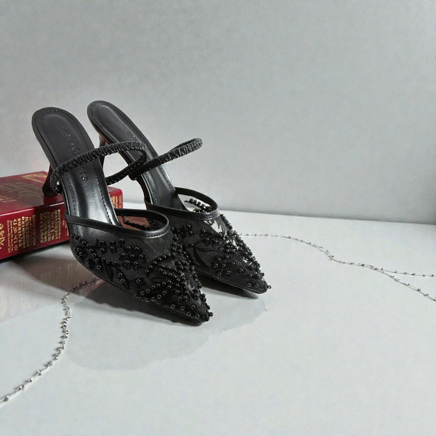 Black Lace Kitten Heels, Elegant Slingback Wedding Shoes, Pointed Toe Evening Bridal – detail shot