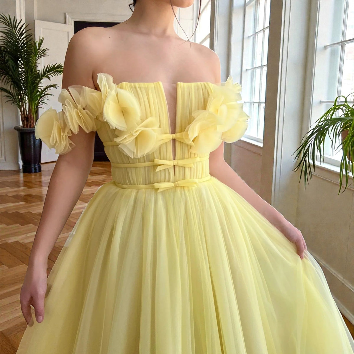 Yellow Magnolia Midi Dress – detail shot