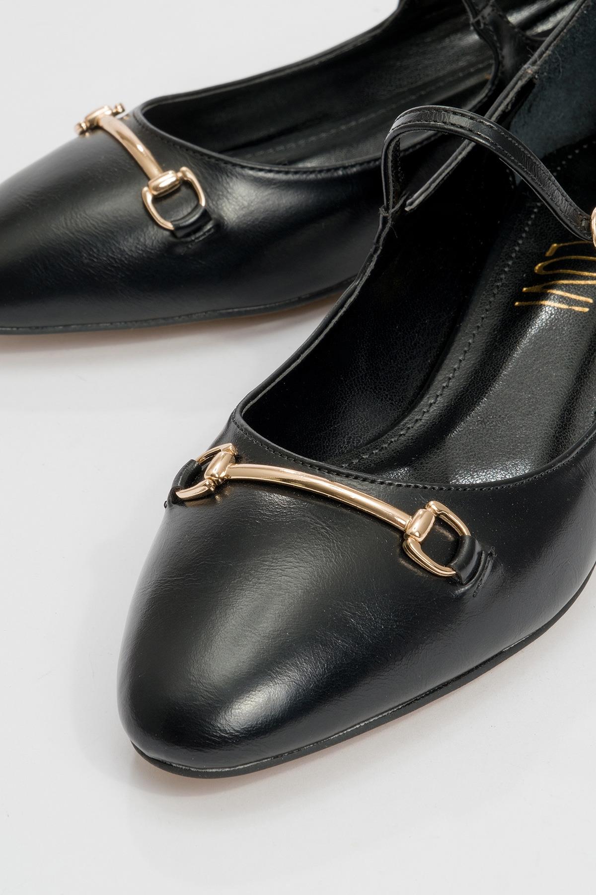 Ojen - Black Low Heel Shoe – detail view showing leather, black, SimmiUnique