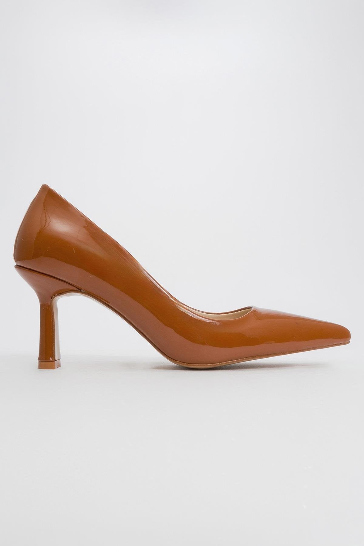Calse - Cognac Patent Heeled Shoe – heel view showing leather, SimmiUnique