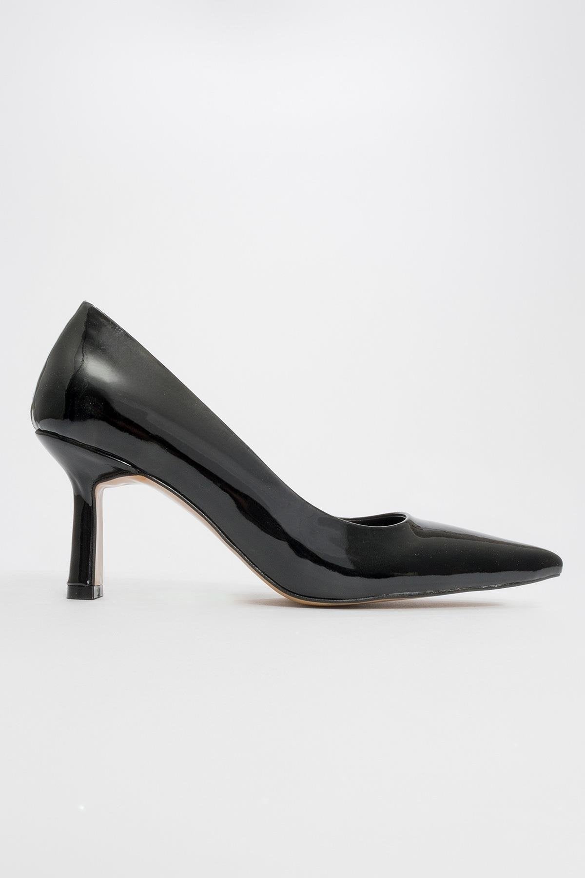 Calse - Black Patent Heeled Shoe – heel view showing leather, black, SimmiUnique