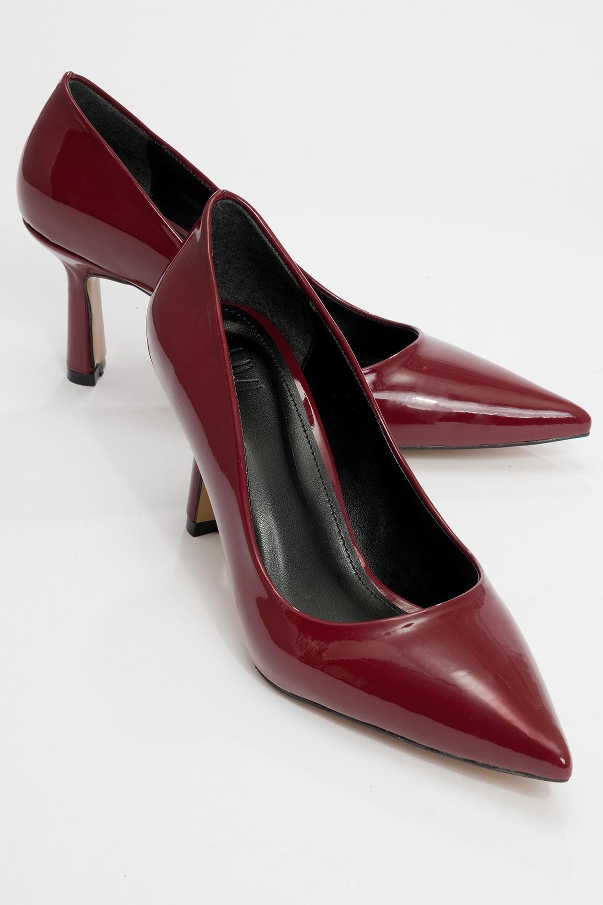 Calse - Burgundy Patent Heeled Shoe – front three-quarter view showing leather, SimmiUnique