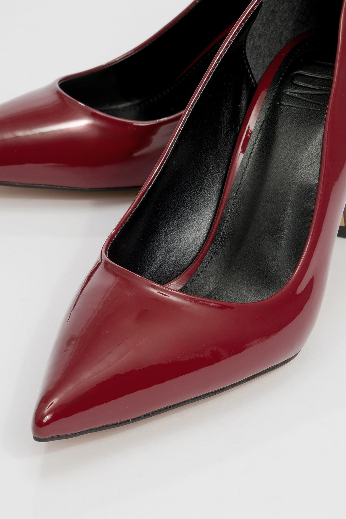 Calse - Burgundy Patent Heeled Shoe – detail view showing leather, SimmiUnique