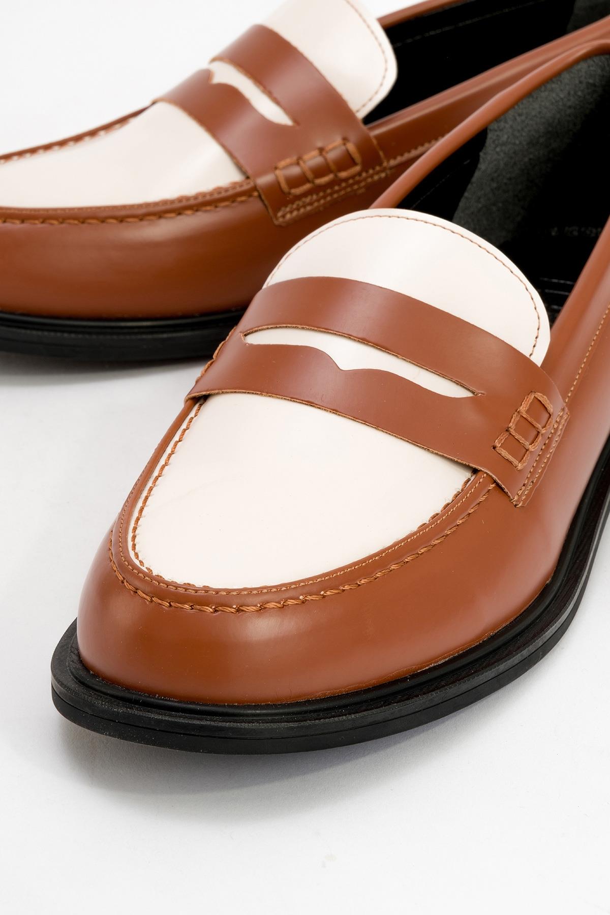 CHOOS Cognac Brown Loafer – detail view showing leather, SimmiUnique