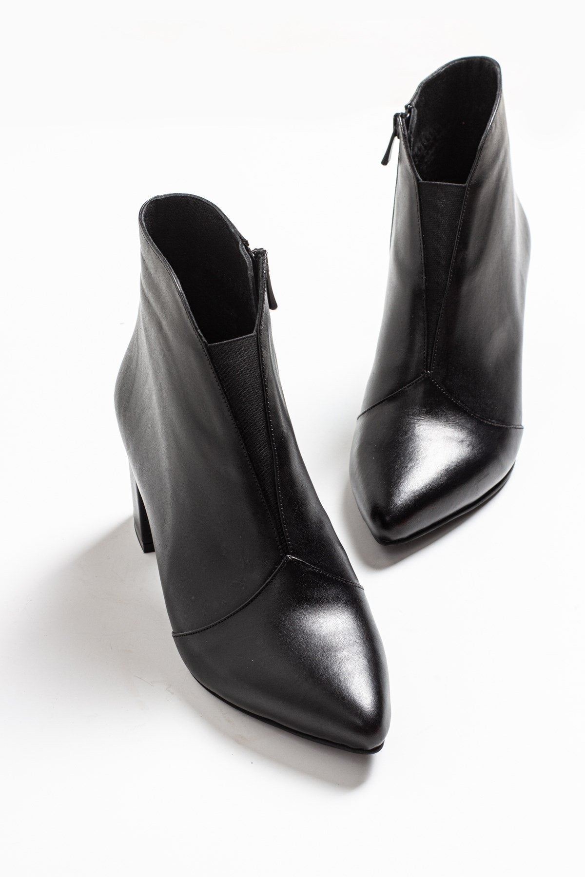 Finda Black Leather Block‑Heel Boot – front three-quarter view showing leather, black, SimmiUnique