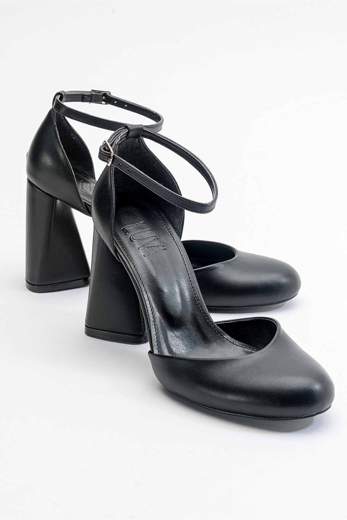 Oslo - Black Heeled Shoe – front three-quarter view showing leather, black, SimmiUnique