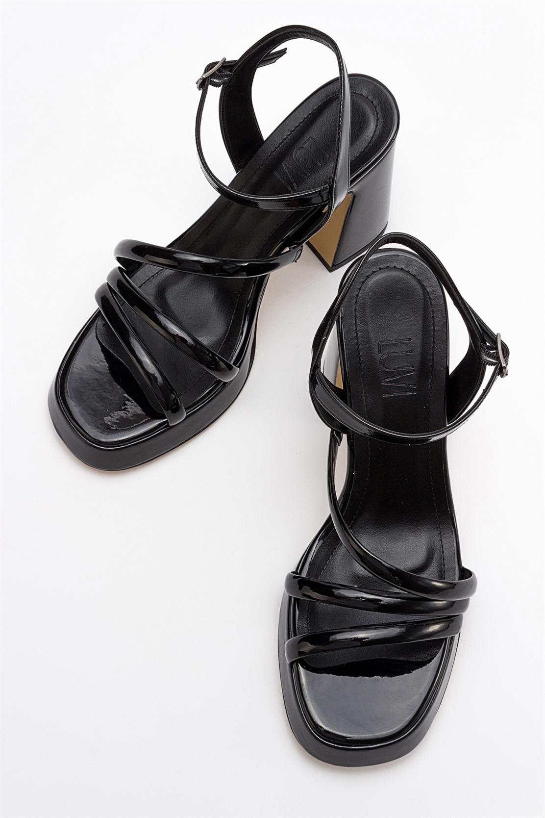 Heas Black Platform Sandal – heel view showing leather, black, SimmiUnique