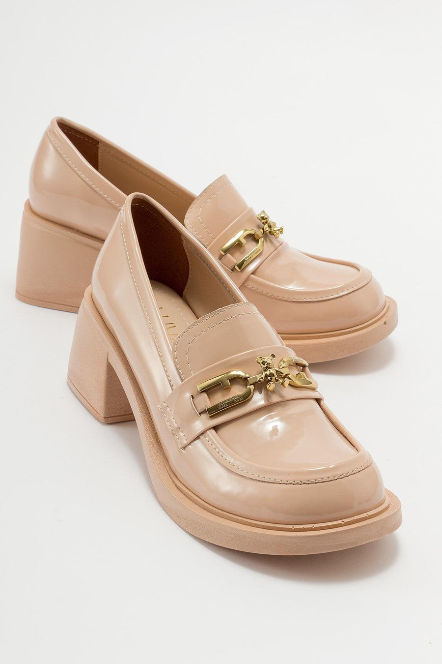 Omera - Beige Patent Shoe