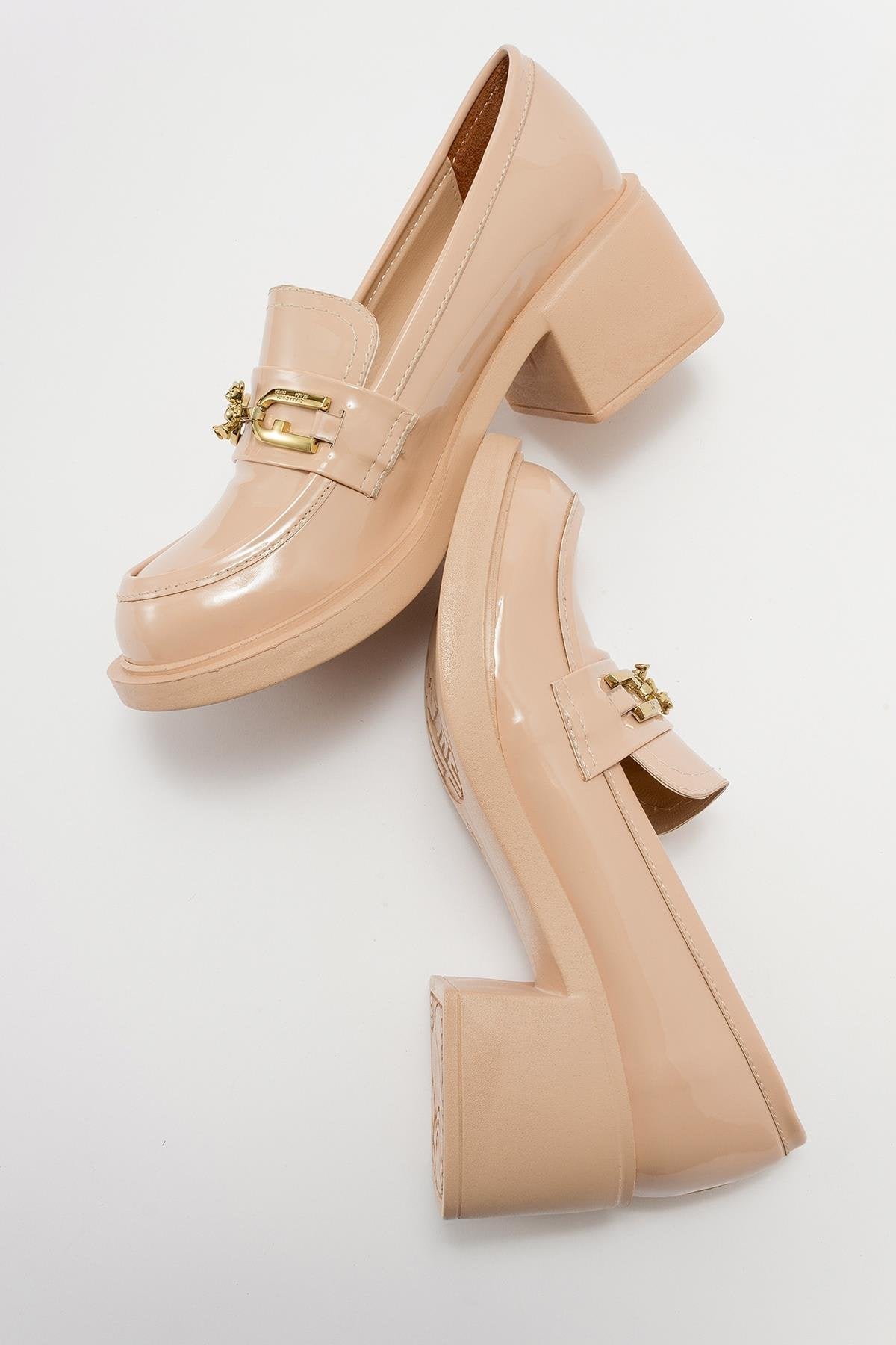 Omera - Beige Patent Shoe – side view showing leather, SimmiUnique