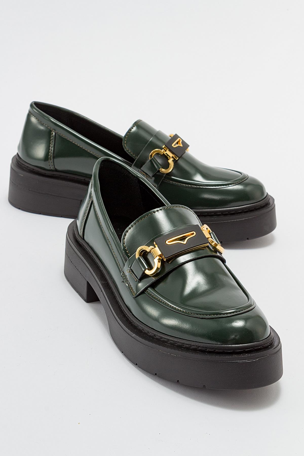 Unte - Green Loafer – front three-quarter view showing leather, green, SimmiUnique