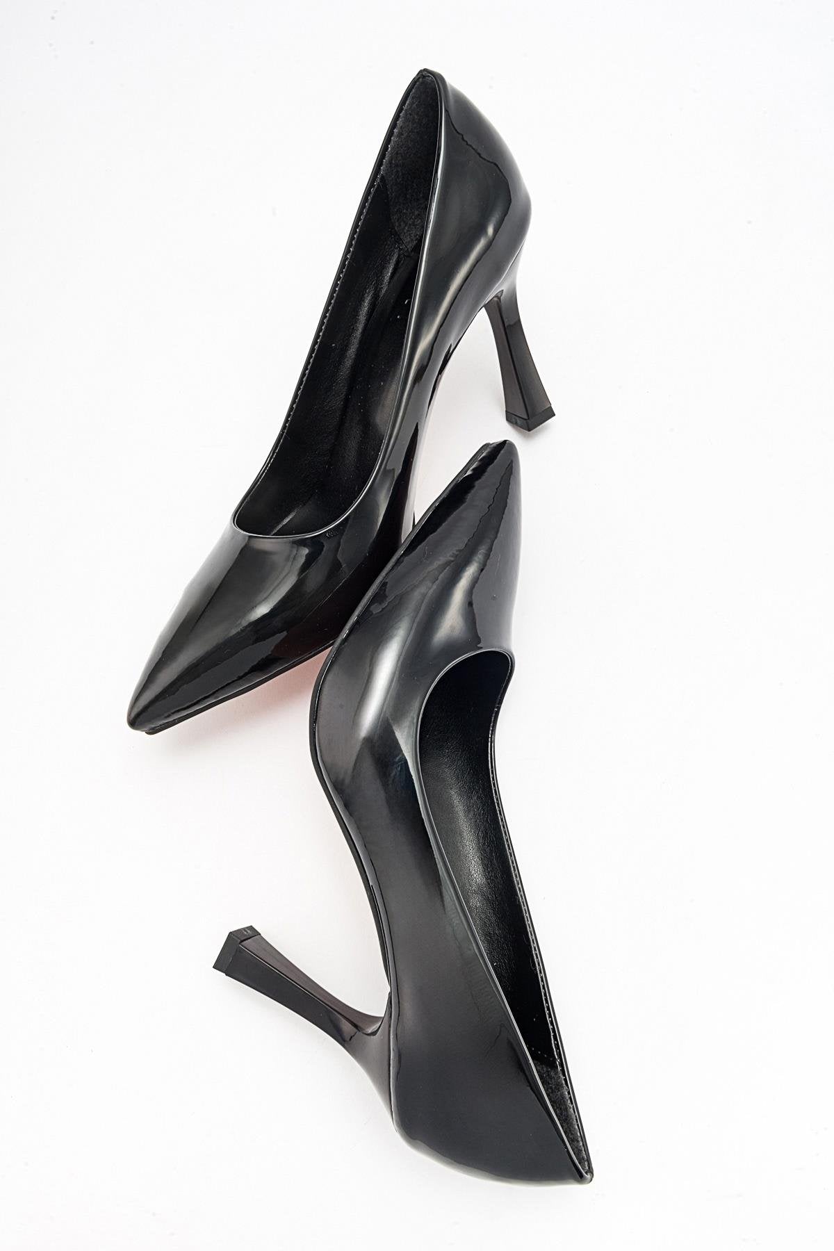 Forest Black Patent Pointed Toe Pump – heel view showing leather, black, SimmiUnique