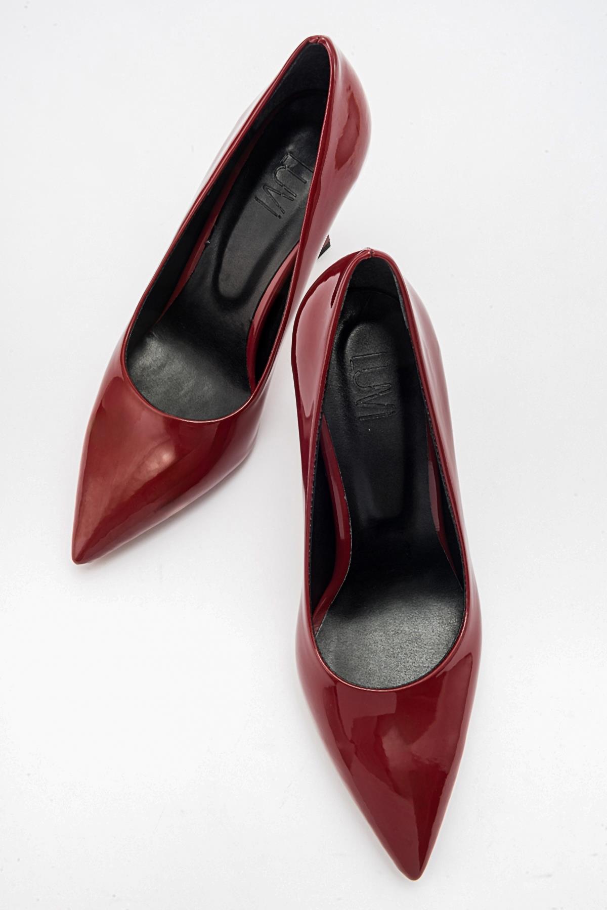 Forest Burgundy Patent Pointed Toe Pump – detail view showing leather, SimmiUnique