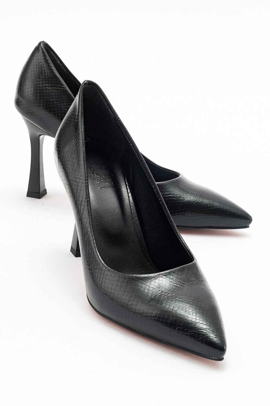 Forest Black Pointed Toe Pump