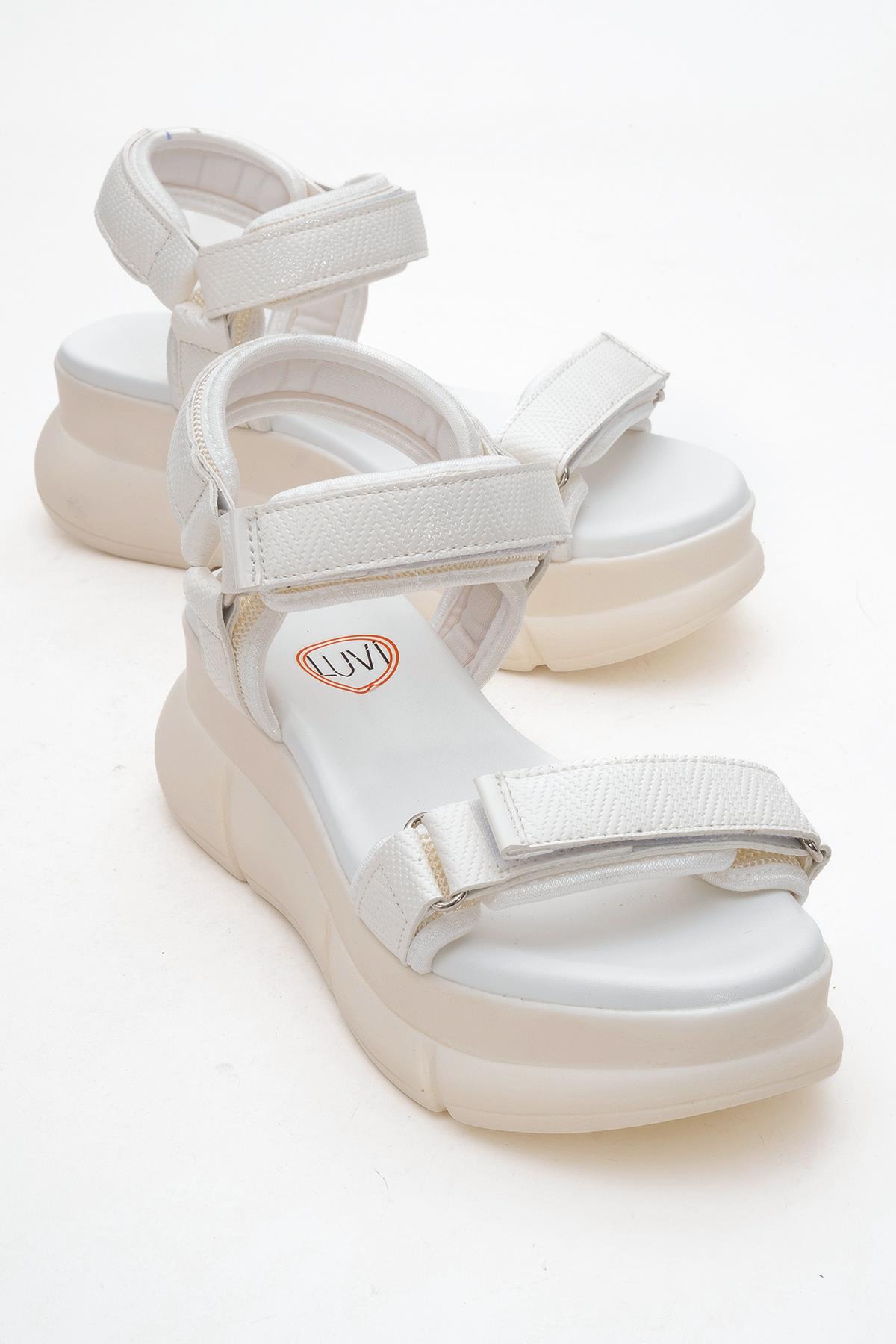 4760 - White Sandal – front three-quarter view showing leather, white, SimmiUnique