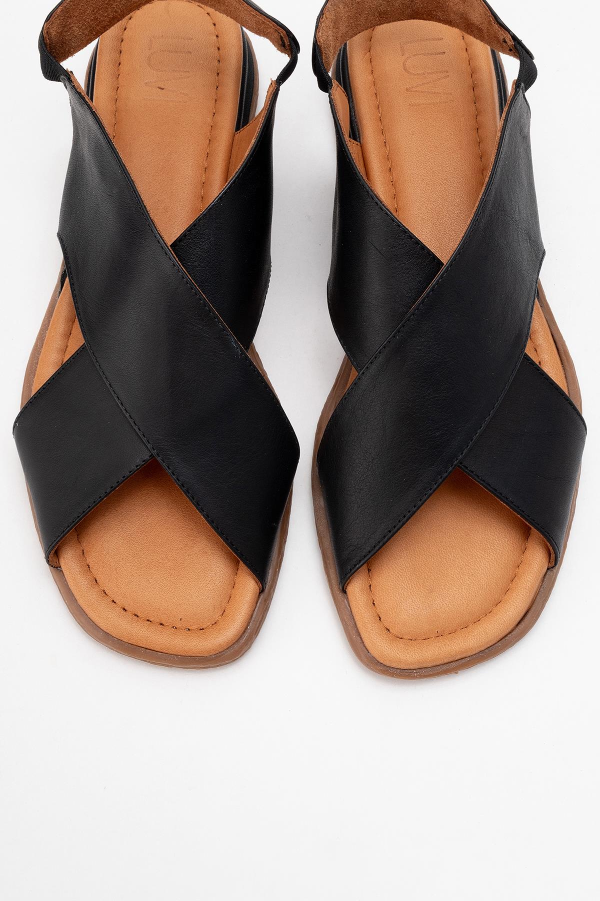 706 - Black Leather Thong Sandals – side view showing leather, black, SimmiUnique