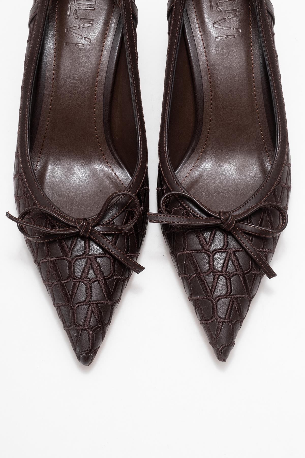 Camden - Brown Patterned Bow Pump – side view showing bow, leather, SimmiUnique