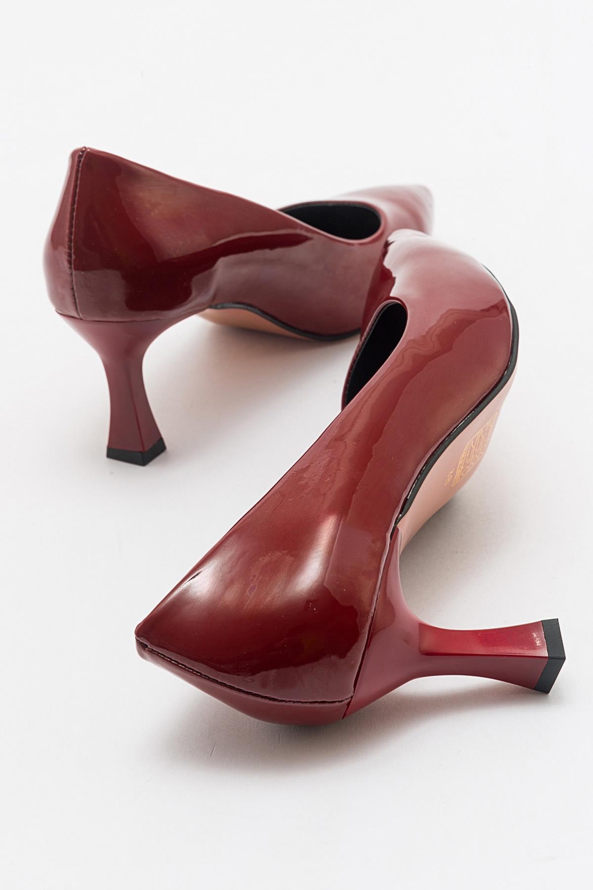 Pedra - Burgundy Patent Heeled Shoe – detail view showing leather, SimmiUnique