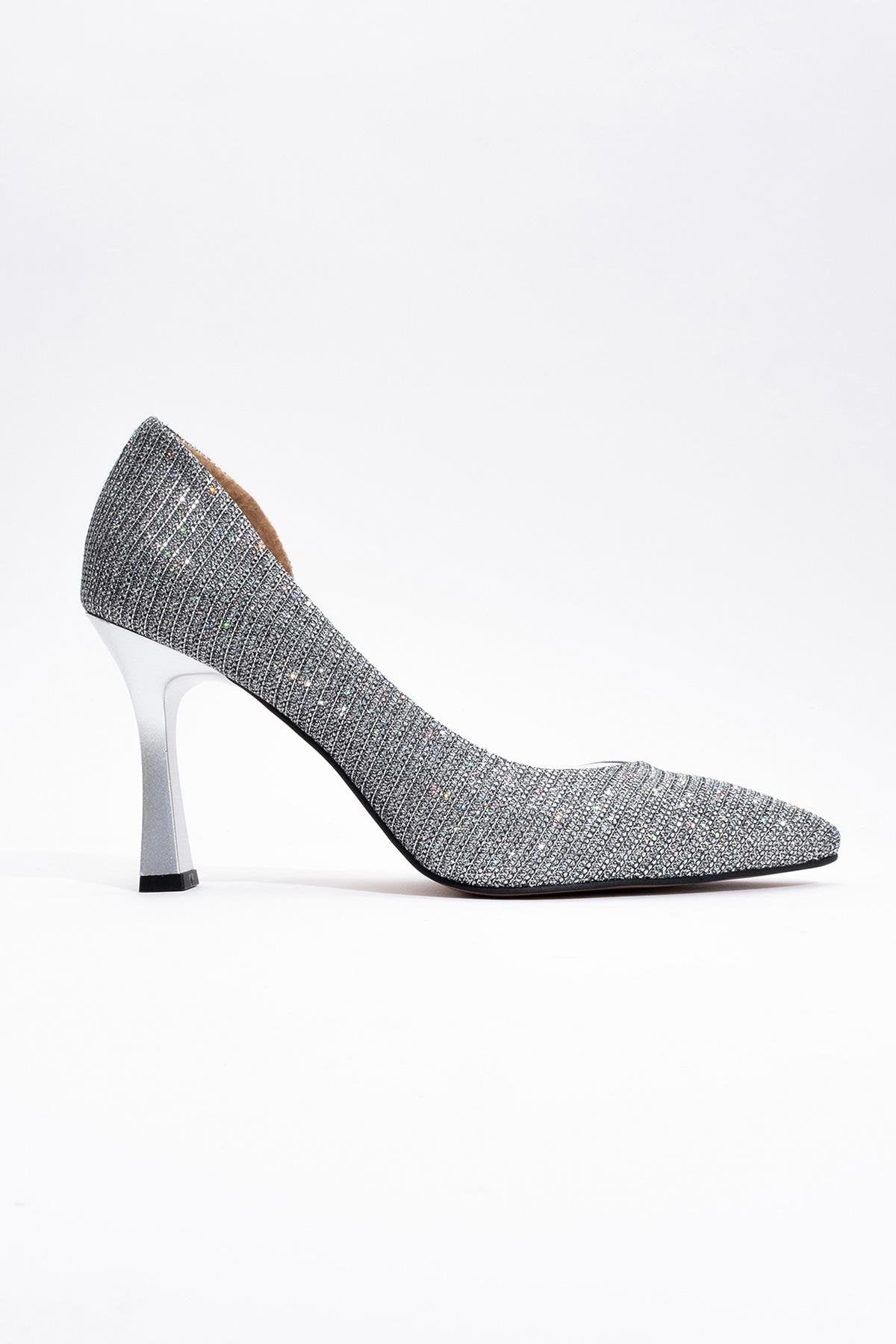 Ursula - Platinum Metallic Heeled Shoe – heel view showing leather, metallic, SimmiUnique
