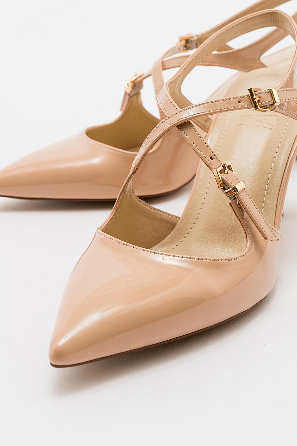 Coje - Beige Patent Pointed Toe Stiletto Pump – detail view showing leather, SimmiUnique